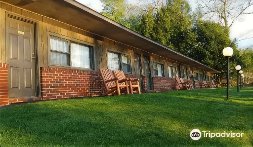 Birch Knoll Motel