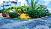 Villa located 2 minutes from the beach, close to shops, most beautiful corner of Mauritius Hotéis em 