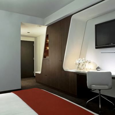 1 King Bed, Mobility Accessible Room, Roll-In Shower, Non-Smoking The Washington Promo Code