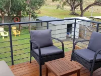 Roaring Beach Retreat - pet friendly, beachfront Ξενοδοχεία στην πόλη Geeveston