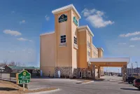 La Quinta Inn & Suites by Wyndham Tulsa - Catoosa Route 66