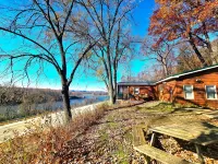 Eagles Nest- River View Cabin Hotels in Freeman