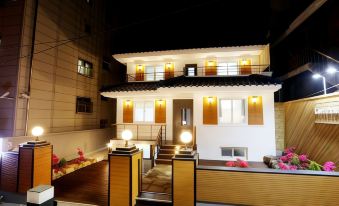 City Guesthouse 1