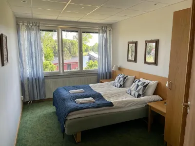 Lungsunds hotell & camping Hotels in 