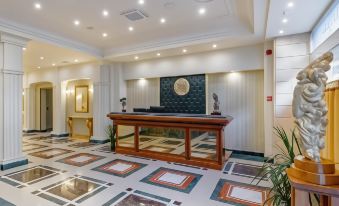 La Paloma Blanca Hotel - Housity