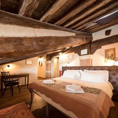 Deluxe King Room Generator Venice Promo Code