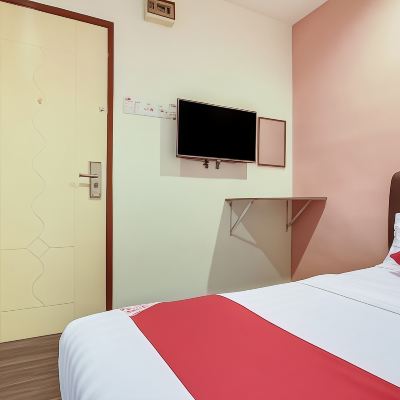 Bilik Double Standard Kupon OYO 90282 Hotel Taj (Seksyen 7)