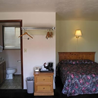 Deluxe Double Room, 2 Double Beds Yellowstone Country Inn Promo Code