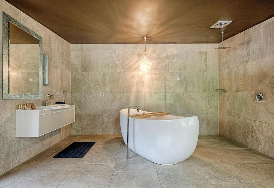 套房（带热水浴缸）