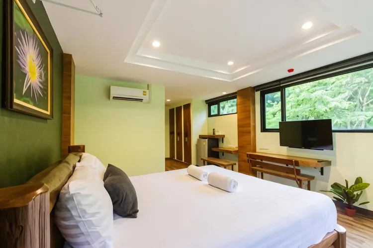 ห้องดีลักซ์ เตียงใหญ่ 1 เตียง