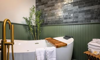 Little Creek Cove Beach Resort - Housity
