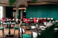 Adoro Hotel