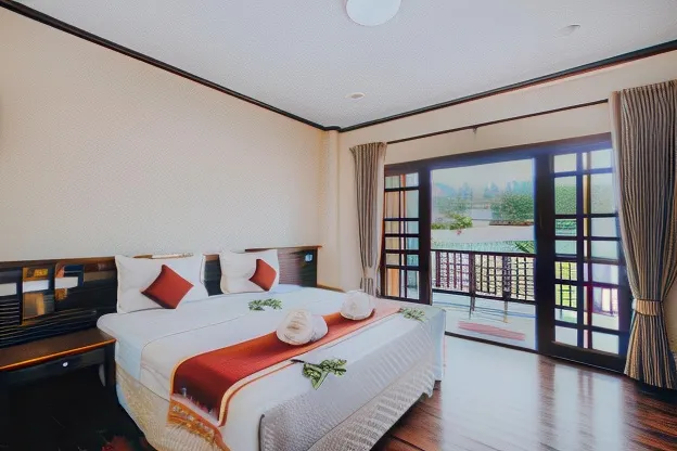 ห้องเตียงใหญ่ พร้อมวิวทะเล
