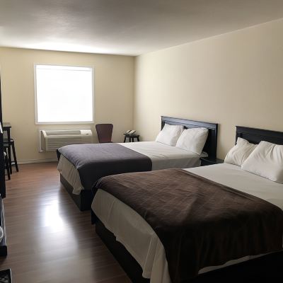 Premium Room, 2 Queen Beds, Microwave, Executive Level