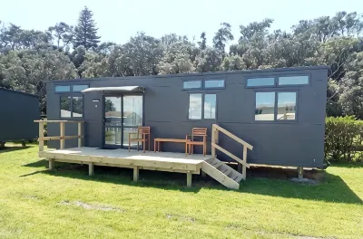 Opunake Beach Holiday Park Hotels in 