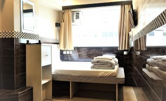 Pay-Less Guest House A2