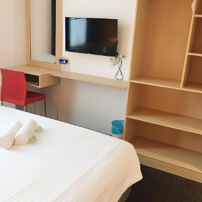 Bilik Queen Kupon Hotel Jeti Tg Gemok