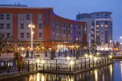 Holiday Inn Express PORTSMOUTH - GUNWHARF QUAYS by IHG Отели в г. 