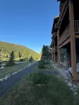 基斯通滑雪區，步行不遠可達滑雪纜車，壯麗山景一樓公寓