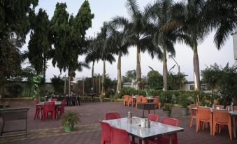 Hotel Devraj Palace - Housity
