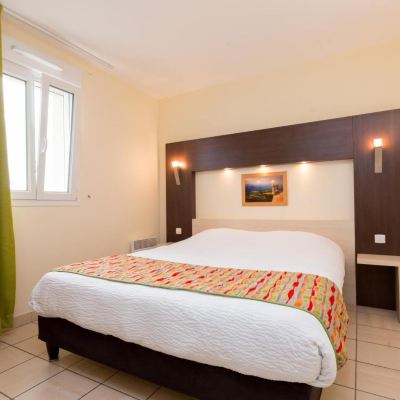 Standard Double Room Jum'Hotel Promo Code