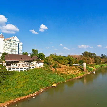 Champasak Grand Hotel Отели в г. Паксе