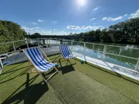 Cosy and convivial houseboat