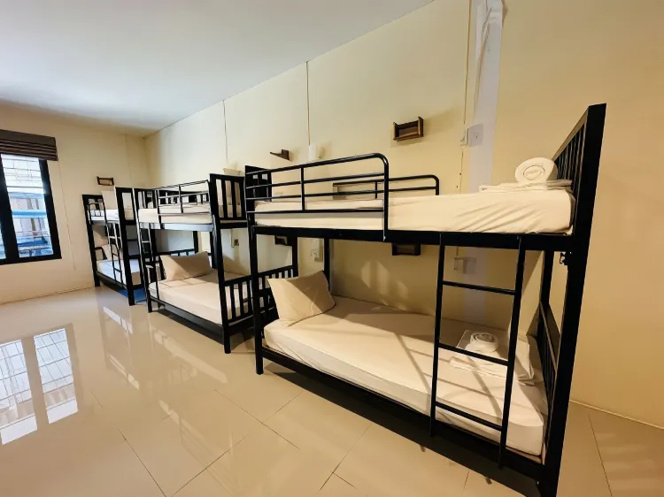 ห้องหอพักรวมพร้อมเครื่องปรับอากาศ