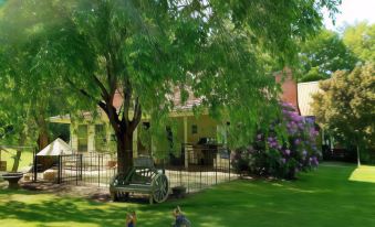 Blue Ridge Manor Bed and Breakfast - Housity