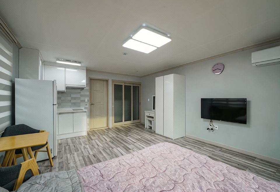 Gurye Seomjingangnaru PensionC201