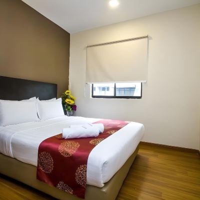 Deluxe Queen Room Grand World Hotel Promo Code