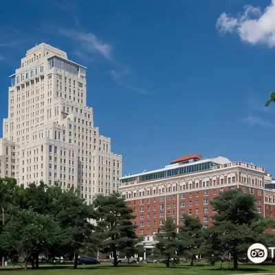 The Royal Sonesta Chase Park Plaza St Louis Hotels near The Muny