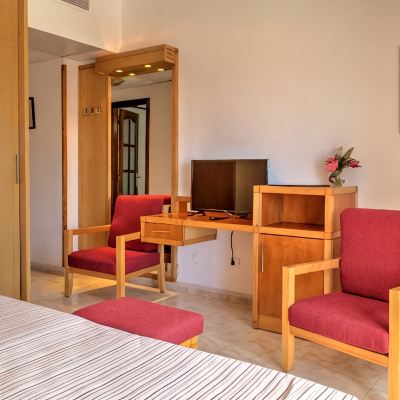 Standard Double or Twin Room Hotel Marquesa Promo Code
