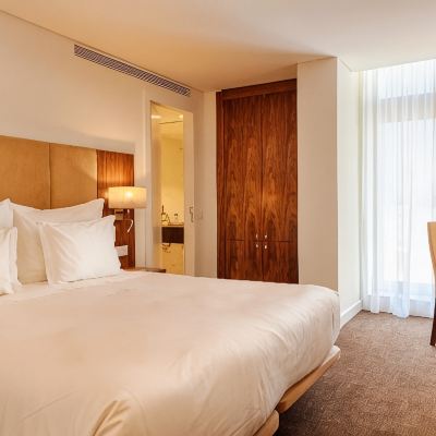 Premium Double or Twin Room Hotel Premium Porto Downtown Promo Code