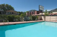 Boulder University Inn
