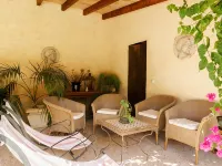 Holiday House for 6 Persons, with Swimming Pool Hotels in Buger