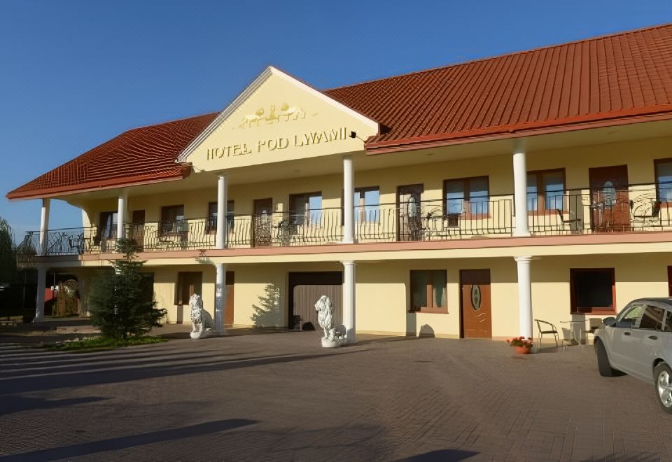 Hotelik Pod Lwami - Housity