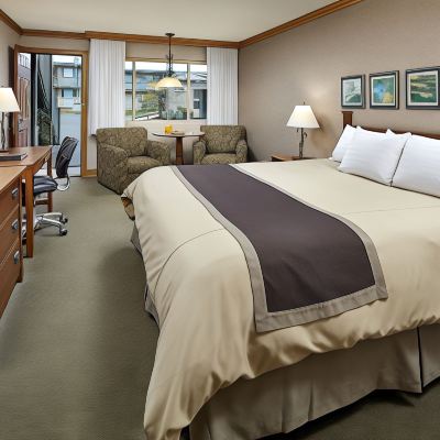 Standard King ADA Room with Tub Cavalier Oceanfront Resort Promo Code