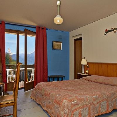Double Room with Balcony and Mountain View