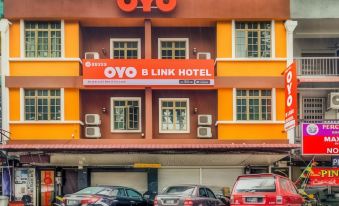 OYO 89703 B Link Hotel