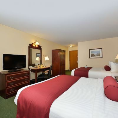 2 Queen Beds, Non-Smoking, Lake View, Pillow Top Mattress, 32-Inch Lcd Television, Microwave and Refrigerator