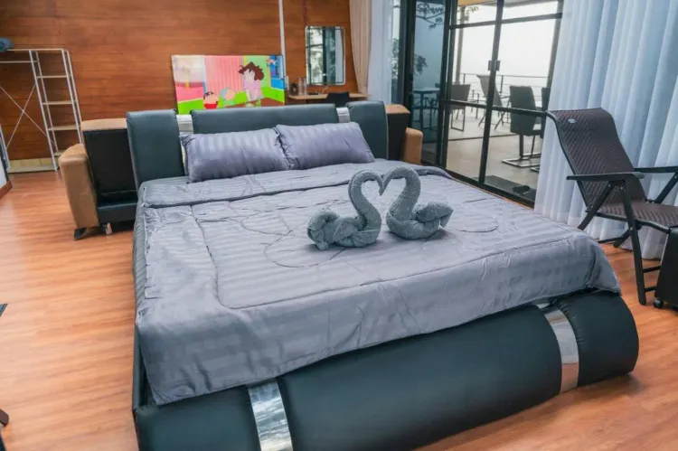 Extra Deluxe สระว่ายน้ำ