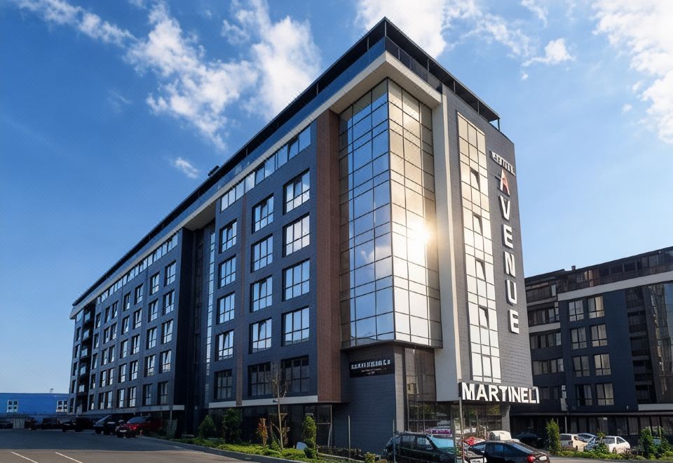 Avenue Hotel Deluxe - Housity
