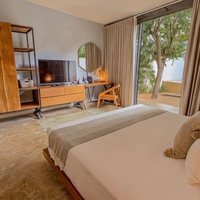 Standard Room, 1 King Bed, Private Pool UNKNOWN Promo Code