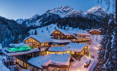 Almwellness-Resort Tuffbad Hotel di 