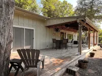 Charming 1-bdrm, lake cottage-close to the Arc Encounter