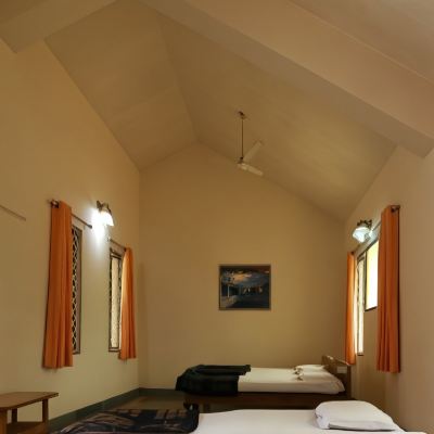 4 BED AC ROOM