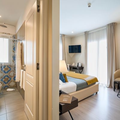 Deluxe Double Bed Room with Sea View(Terrace)