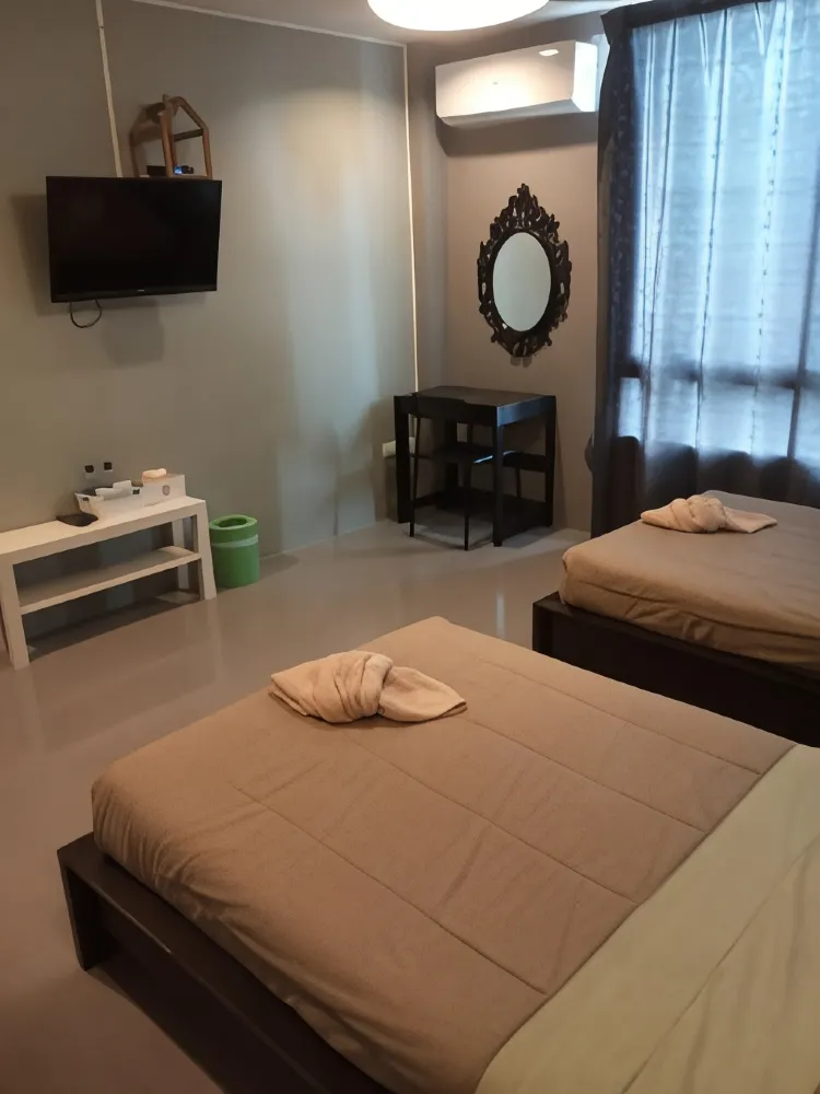 ห้องเตียงแฝด พร้อมห้องน้ำส่วนตัว