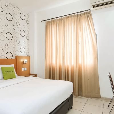 Standard Double Room Cosmo Hotel Promo Code